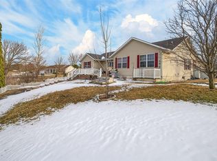 3905 Memory Ln, Waterloo, IA 50702