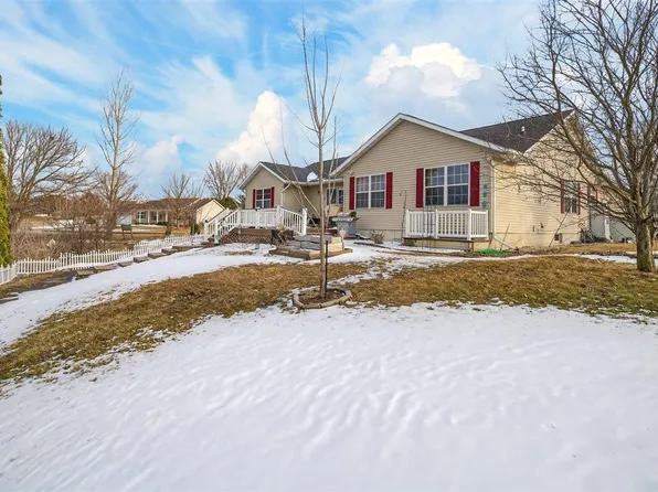 3905 Memory Ln, Waterloo, IA 50702