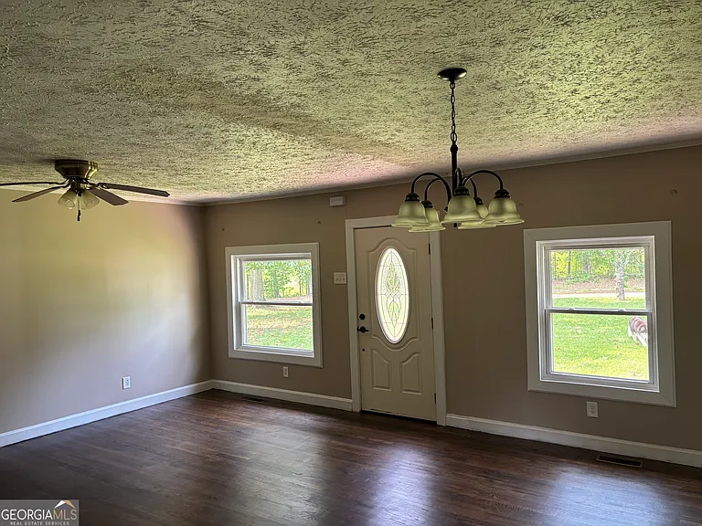 1402 Dewey St — Photo 33