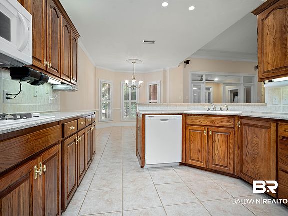 3rd image of 715 Natchez Trail Ct