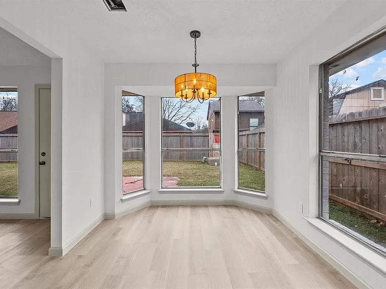 10912 Dogwood Dr — Photo 10