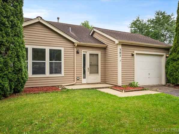 387 Chaparral Cir, Elgin, IL 60120