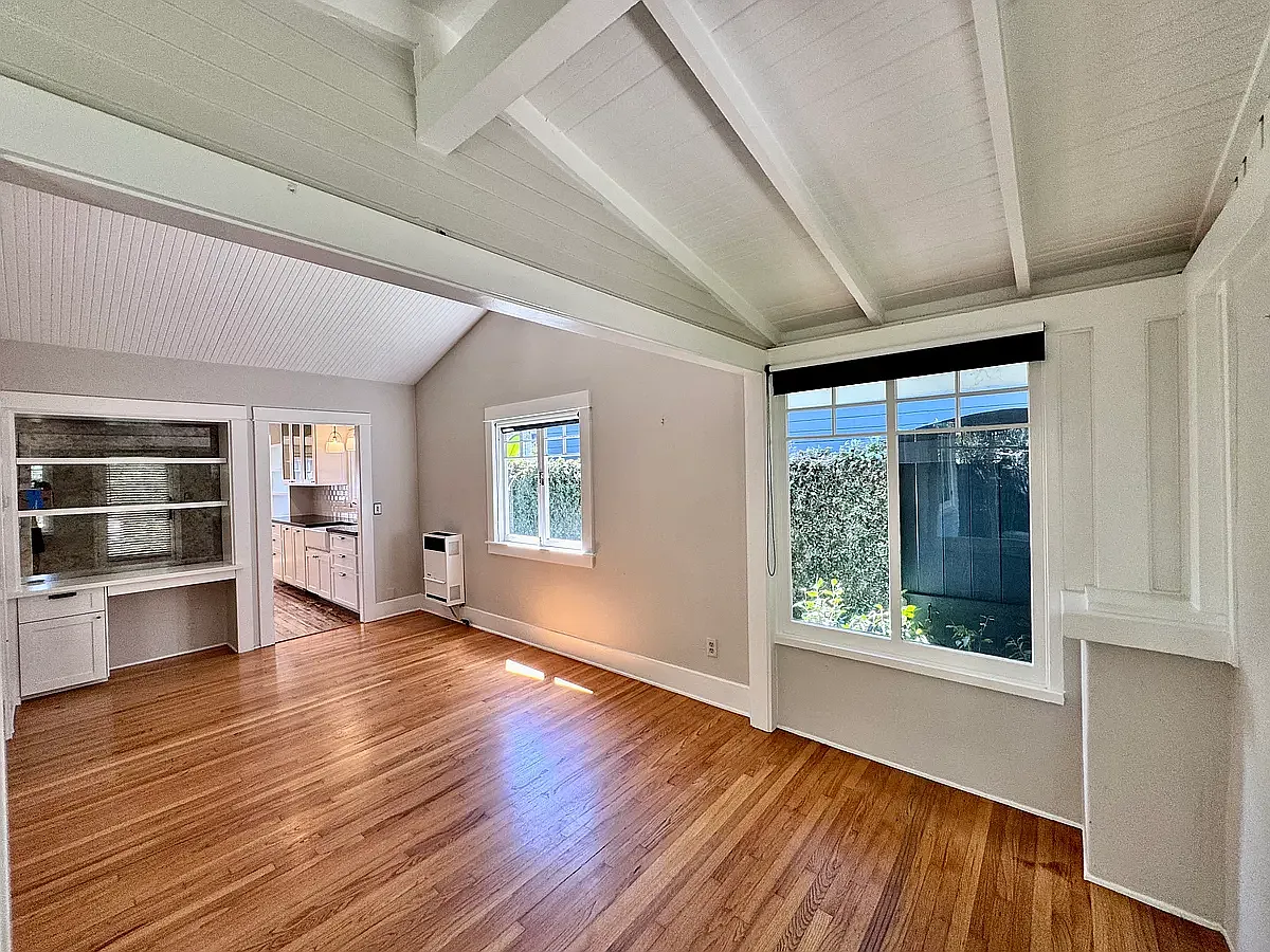 2 bed, 800 sqft, $5,850 — Photo 4