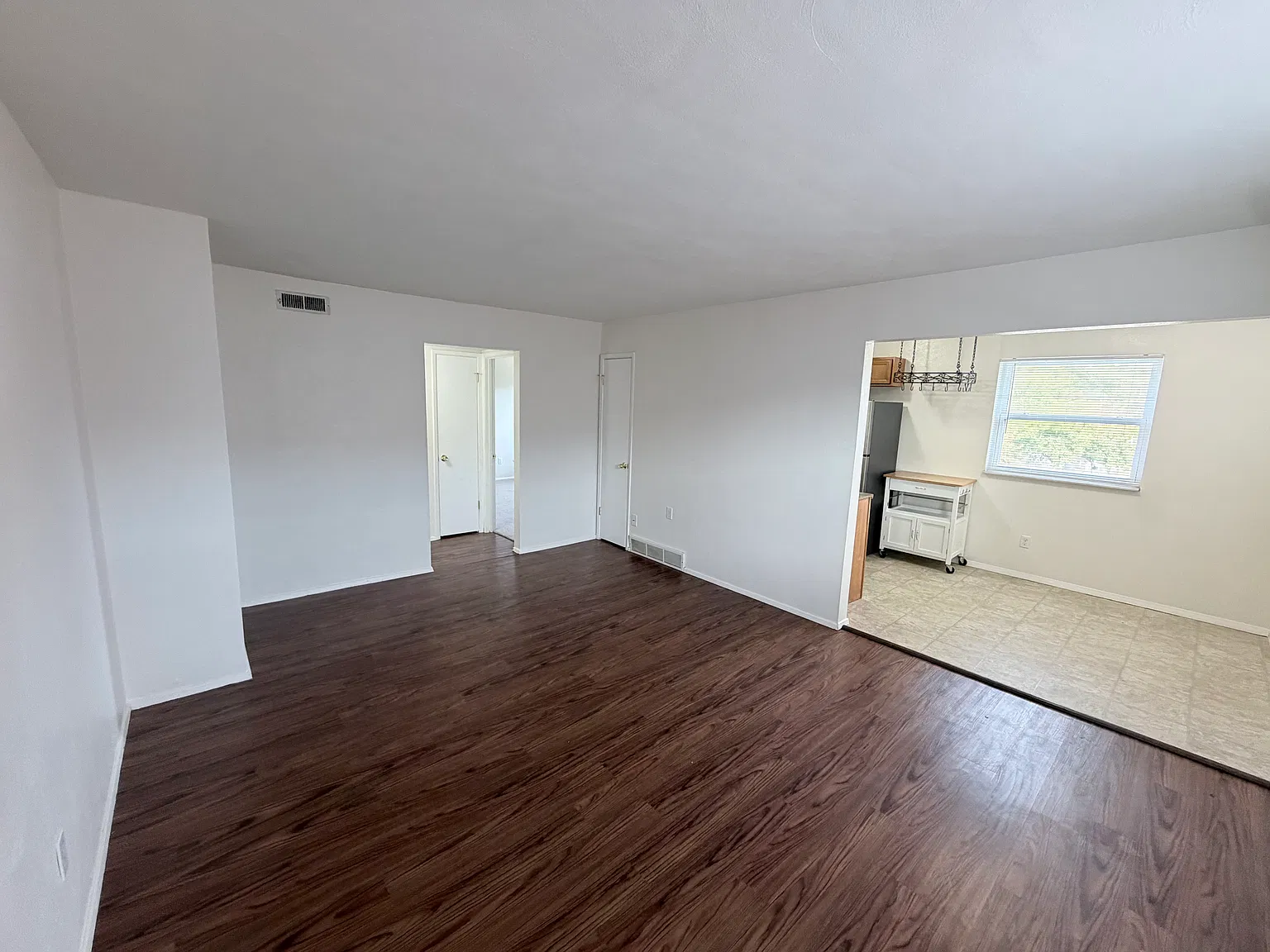 2 bed, 832 sqft, $1,050 — Photo 2