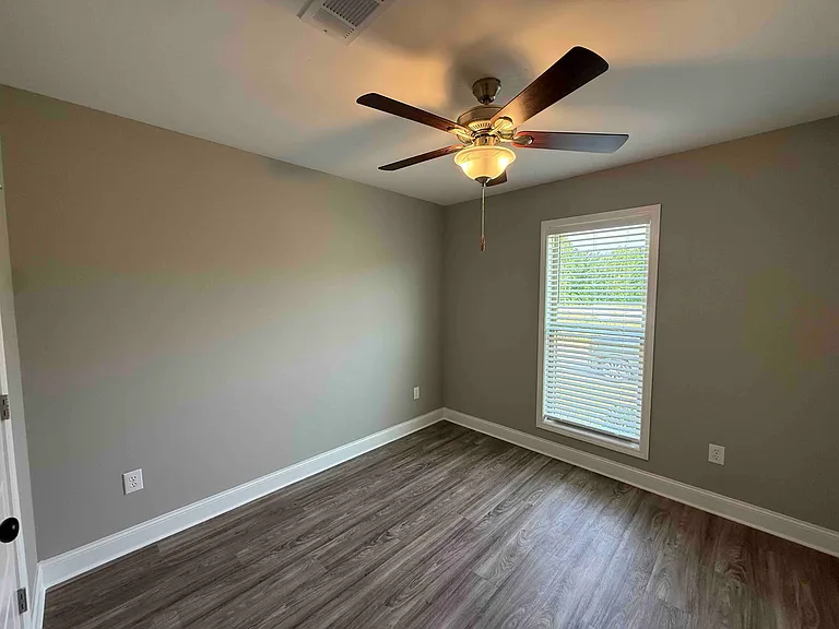 573 Patrick Farms Dr — Photo 15