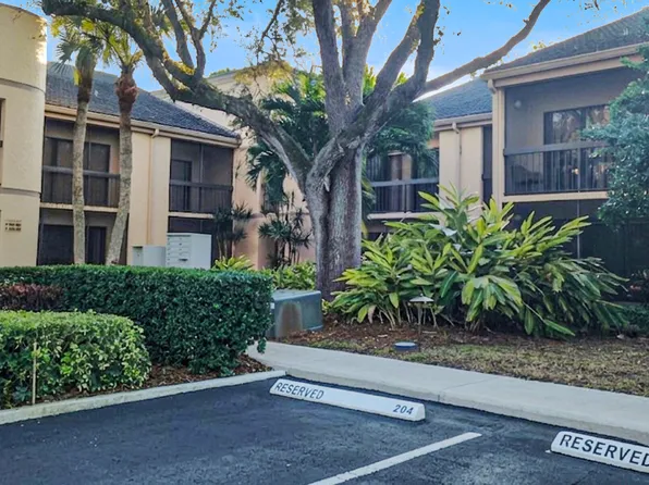 9460 MEADOWOOD Drive #203, Fort Pierce, FL 34951