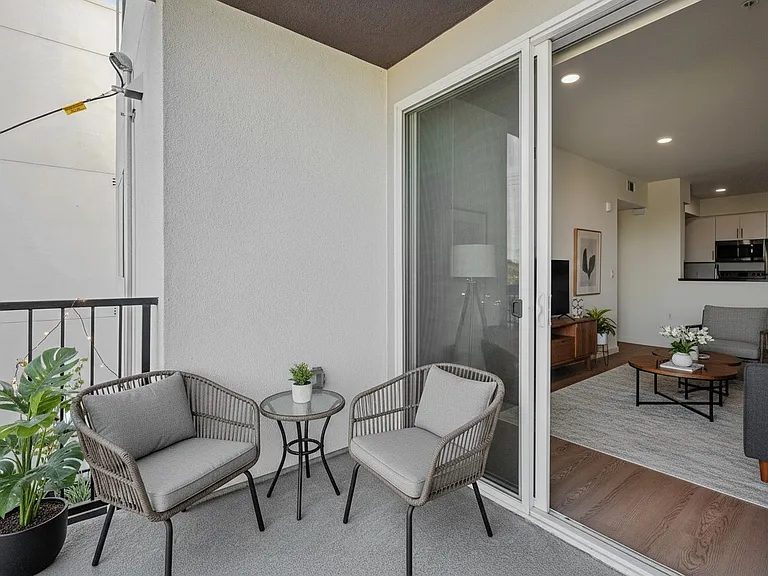 The Peake Apartments — Photo 40