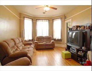 1st image of 2818 W Barry Ave