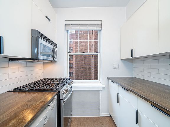 5th image of 720 Fort Washington Ave APT 3F