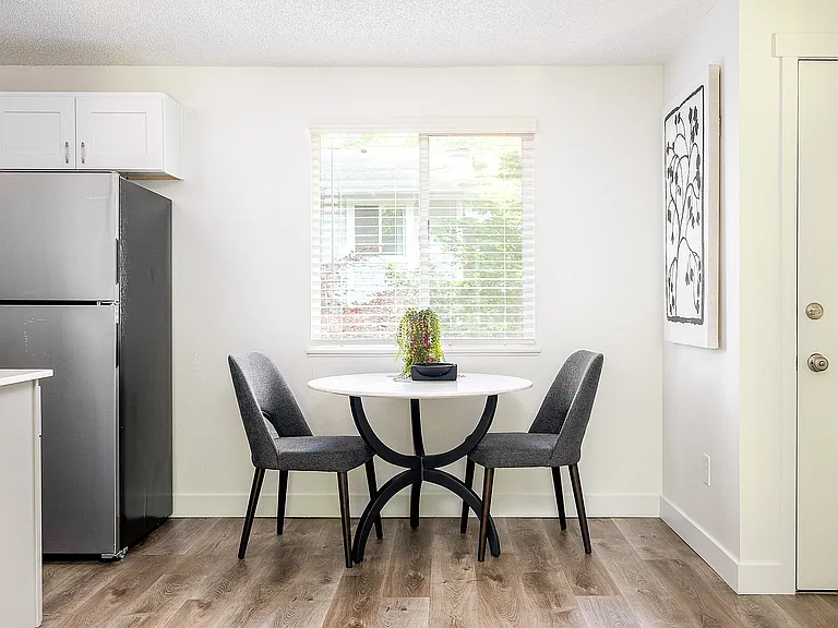 Westwood Green Apartments — Photo 14