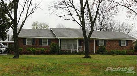 Wooded, corner lot near schools
