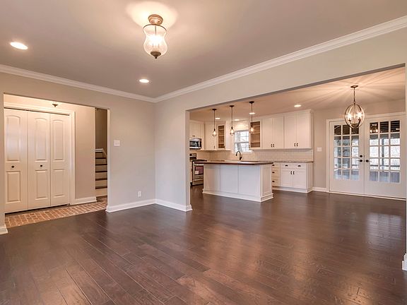 5th image of 6713 Glenbrook Dr