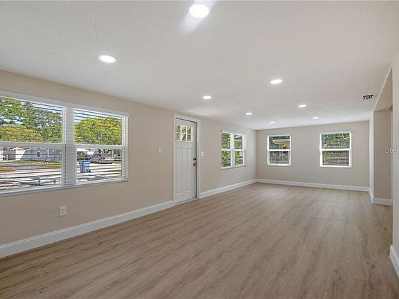5th image of 7520 36th Ave N