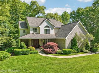 2260 Moorlands Vw, Howell, MI 48855