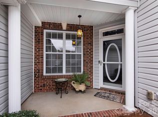 215 Garnet Ct, Fort Mill, SC 29708