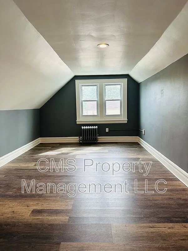Building Photo - 301 E 9th Ave #3