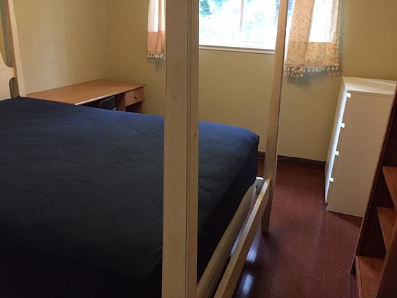 5th image of 1085 Wilmington Ave