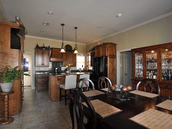 3rd image of 111 Keeneland Ln