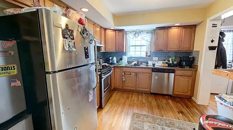 5 bed, 2.5 bath, $4,375 — Photo 3