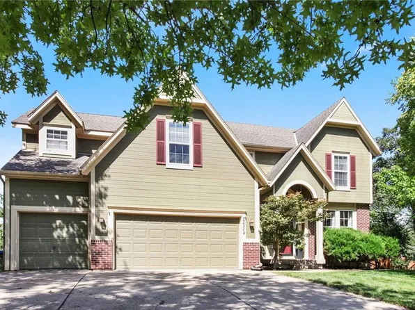 22504 W 53rd St, Shawnee, KS 66226