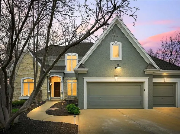 26422 W 110th Ter, Olathe, KS 66061