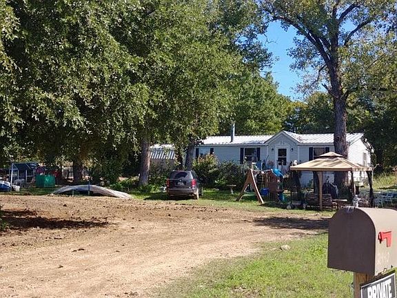2nd image of 2940 Cottonwood Ln