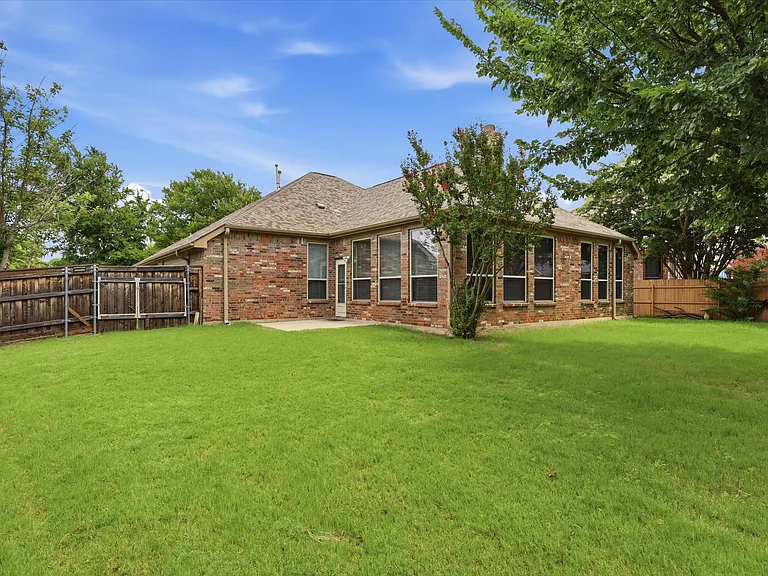 751 Trail Dr — Photo 28