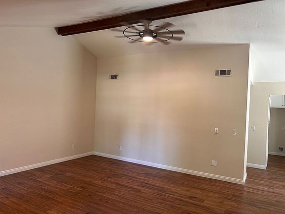 4th image of 2526 E Tulare Ave