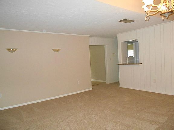 3rd image of 1702 Lone Eagle Cir