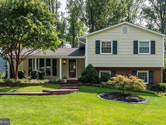 3rd image of 9904 Brixton Ln