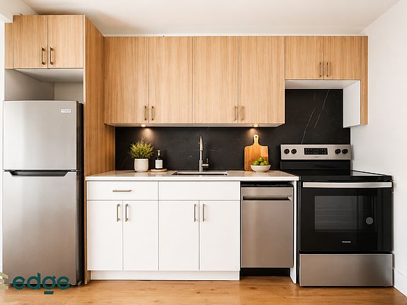 3rd image of 2625 Farragut Rd #3C