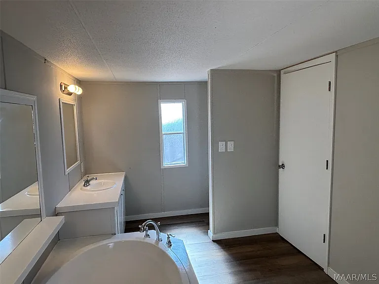 1328 Gator Hill Dr — Photo 9