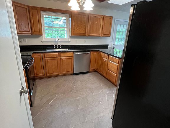 4th image of 4040 E Freedom Cir