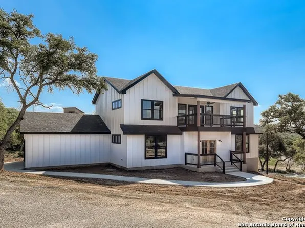 273 Eagles Peak Dr, Canyon Lake, TX 78623