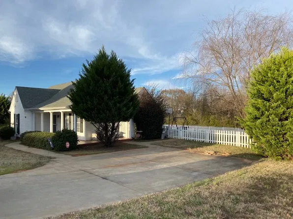 156 Hurst Ave, Anderson, SC 29625