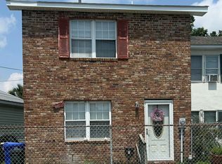 32 Grove St, Charleston, SC 29403