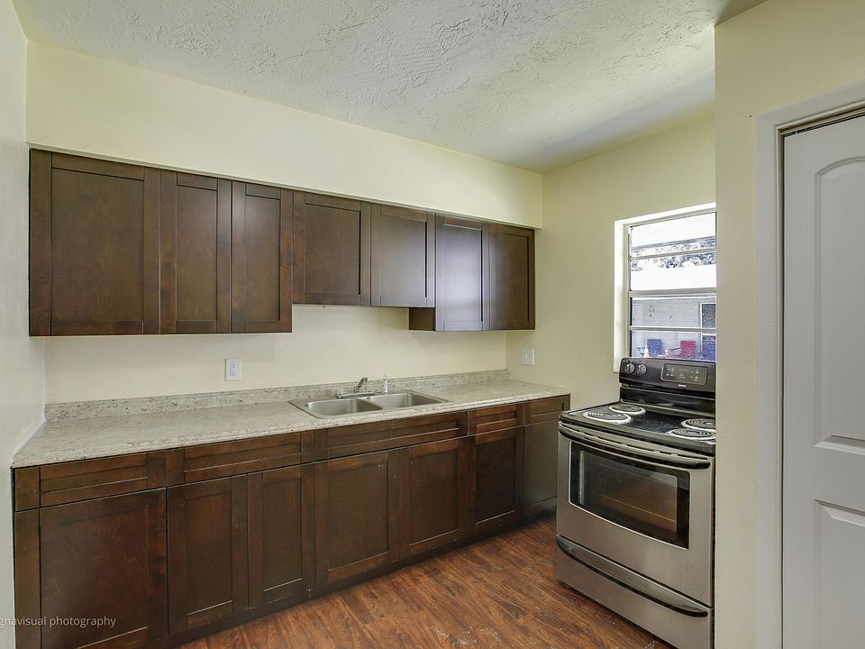 1st image of 750 NE 10th St APT 101