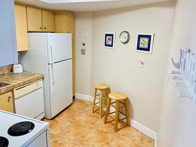 3180 S Ocean Dr #605 — Photo 9