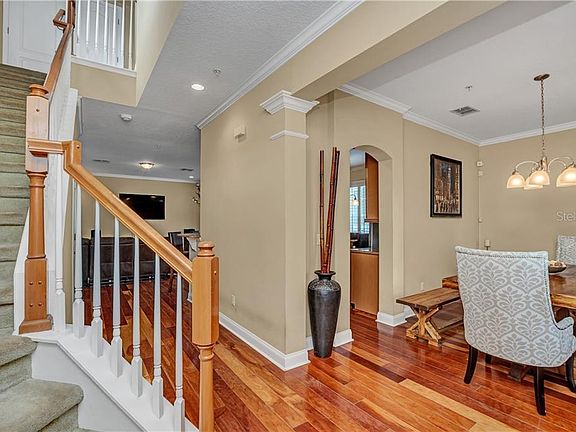 3rd image of 3018 Lindale Ave