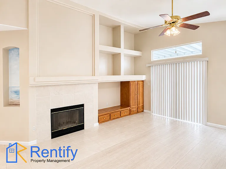 404 Windsor Park Dr — Photo 8