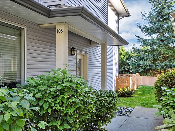 2nd image of 2157 Ridgemont Pl #103