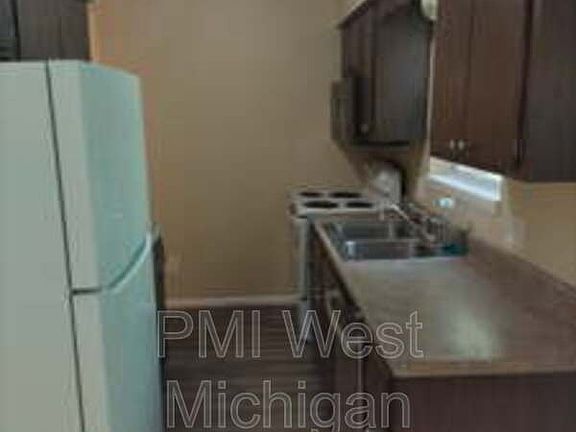 3rd image of 4258 Bond Ave #4