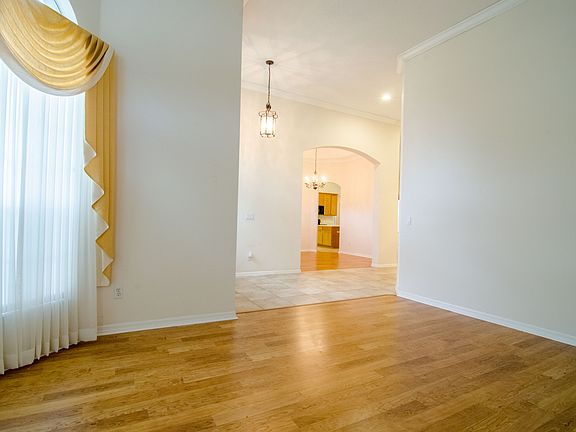 3rd image of 343 Savannah Holly Ln