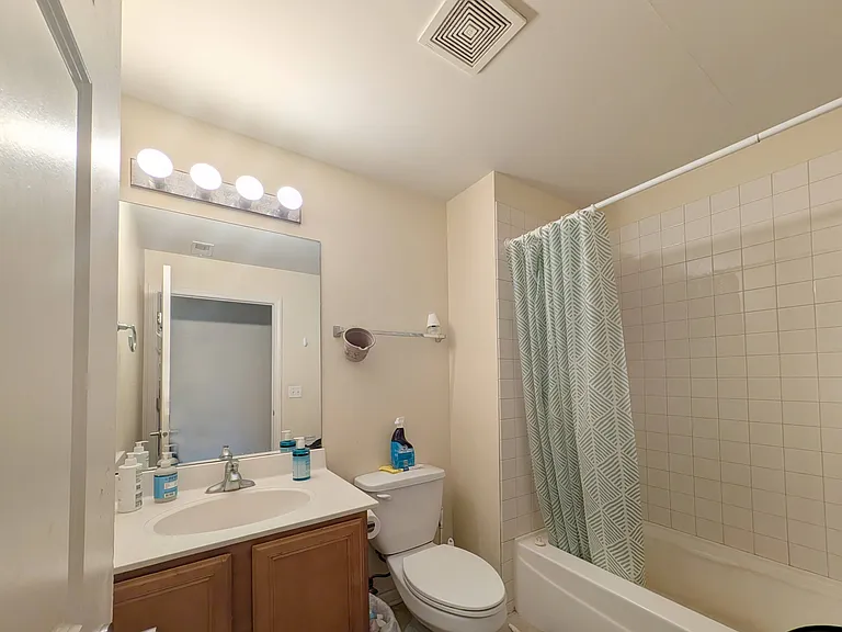 2528 W Flournoy St #3 — Photo 10