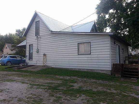 2nd image of 905 E Main St