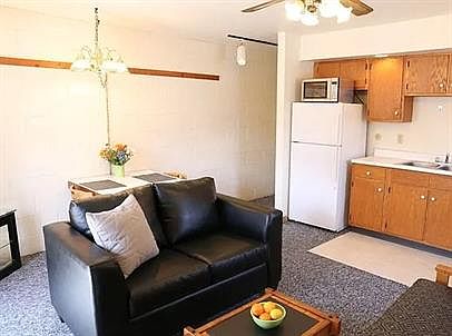 4th image of 707 W Elm St #3