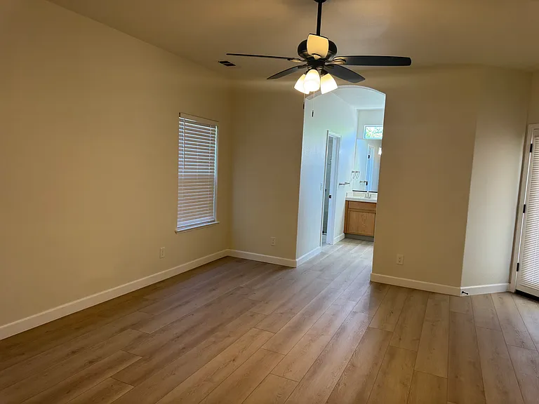845 E Green Acres Dr — Photo 32