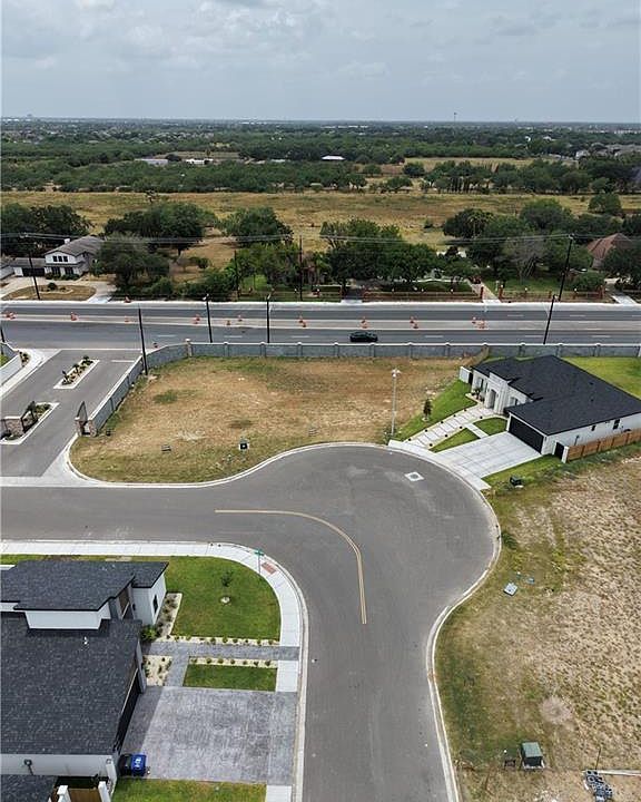 2nd image of 1 Baylor Ave