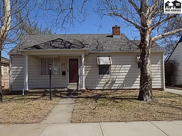 1914 N Walnut St, Hutchinson, KS 67502