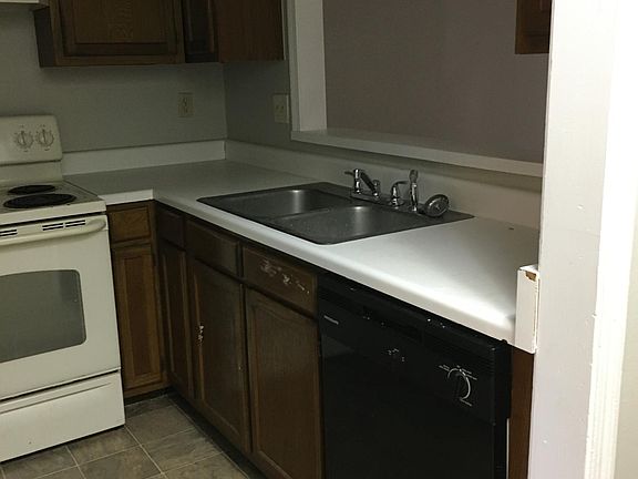 3rd image of 3125 Belle Meade Dr Unit C